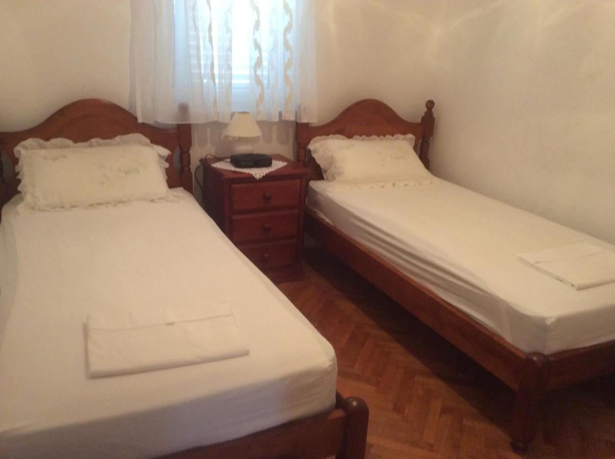 Apartman Nadia Karlobag Dış mekan fotoğraf
