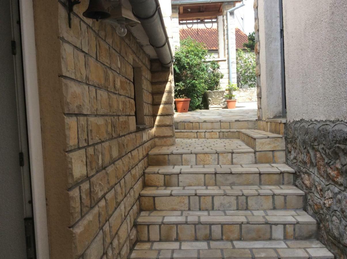 Apartman Nadia Karlobag Dış mekan fotoğraf