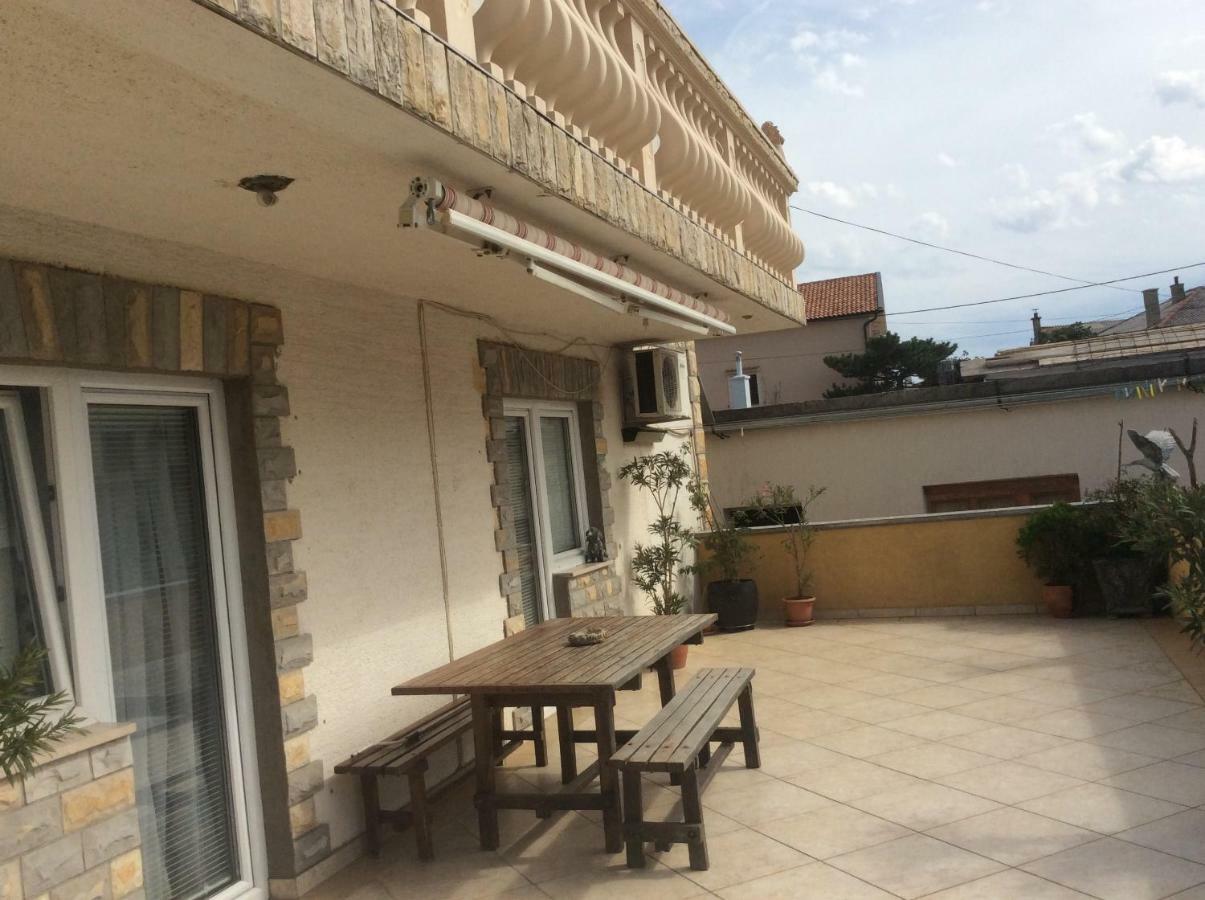 Apartman Nadia Karlobag Dış mekan fotoğraf