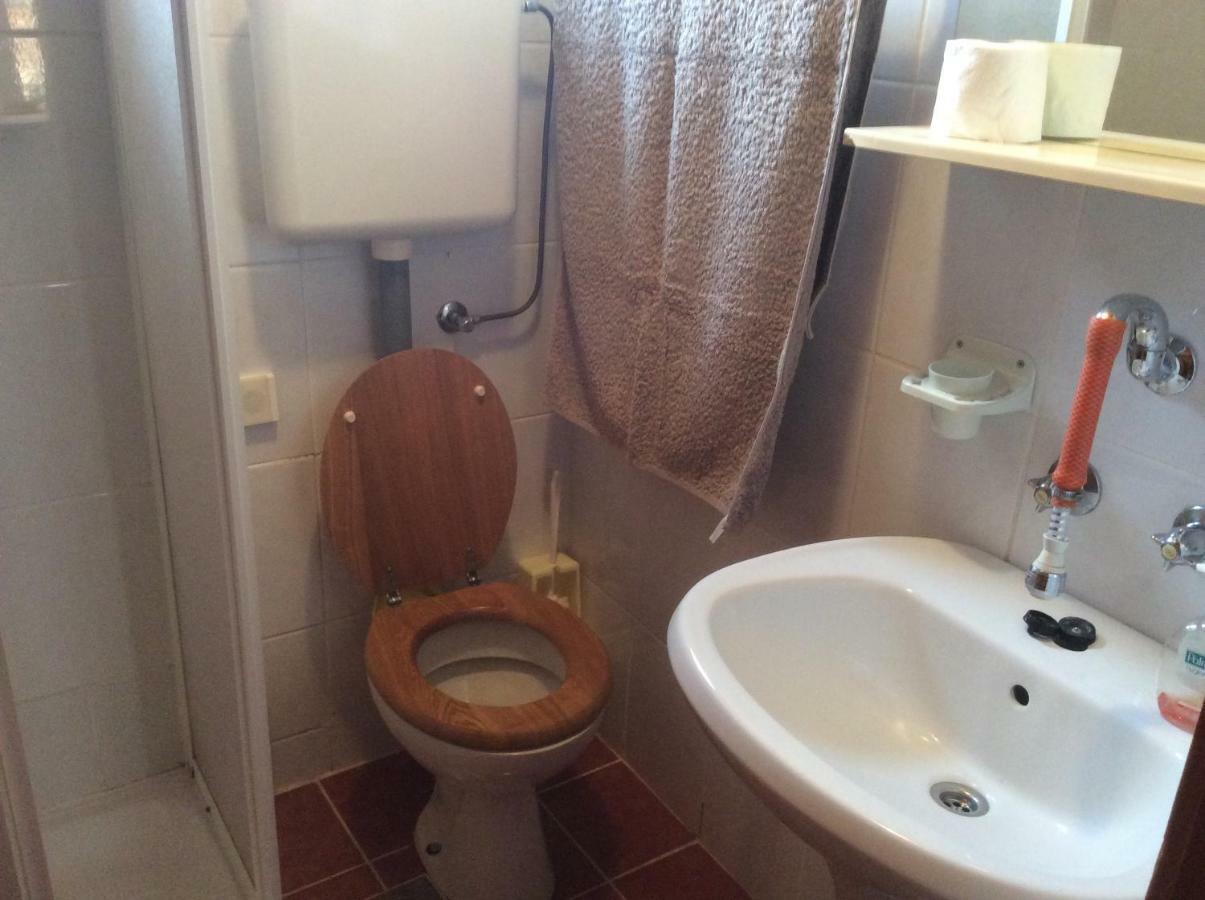 Apartman Nadia Karlobag Dış mekan fotoğraf