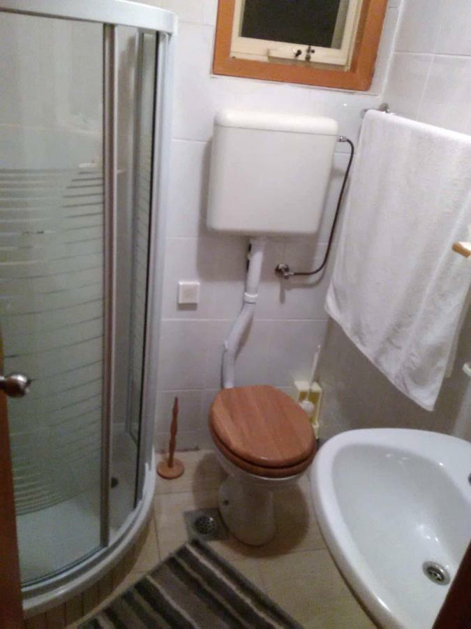 Apartman Nadia Daire Karlobag Dış mekan fotoğraf