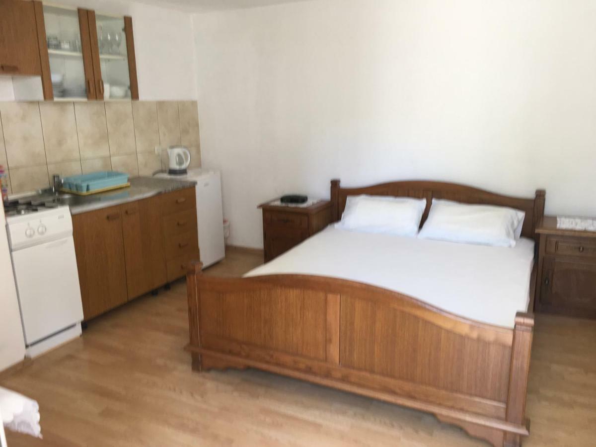 Apartman Nadia Karlobag Dış mekan fotoğraf